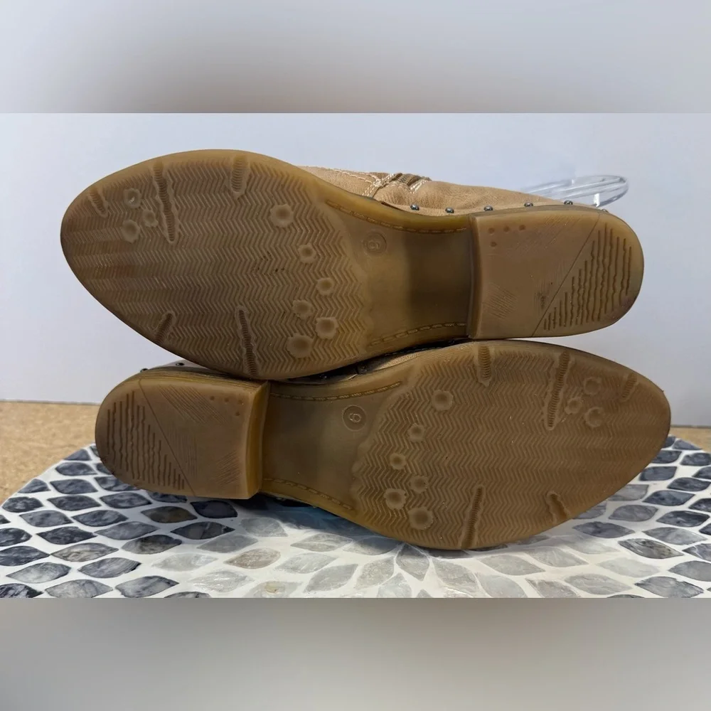 Corkys Kia Tan Perforated Mules with Stacked Heel size 9 - Picture 10 of 12